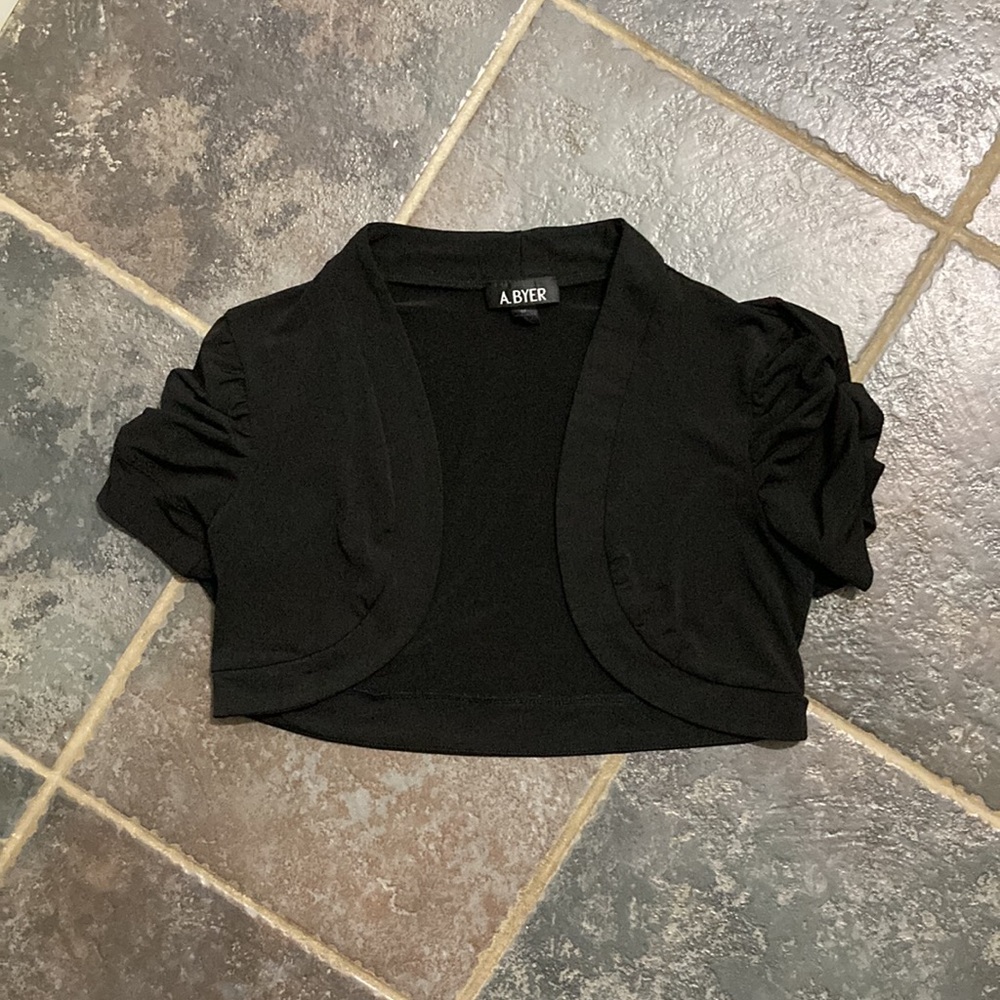 Gorgeous Black Cropped Shrug. Size M
